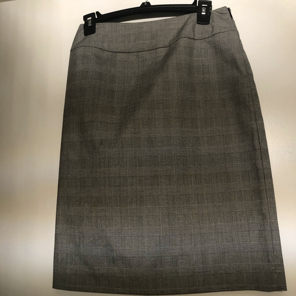Glen plaid skirt, size 2. Perfect condition.